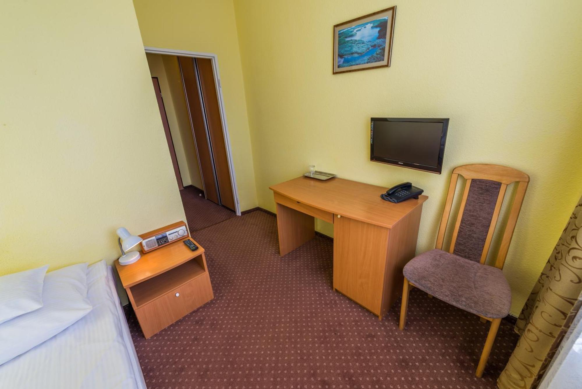 Hotel Wodnik Gizycko Exterior photo